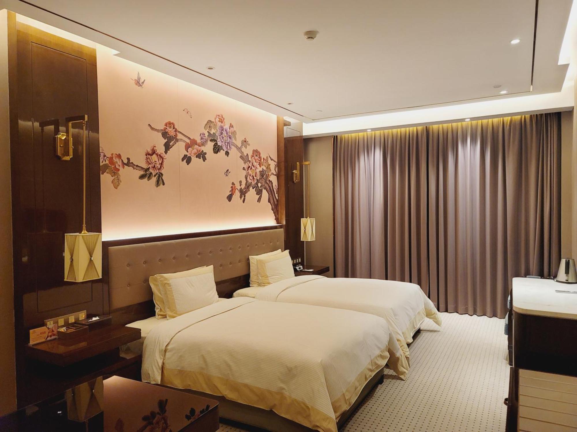 Royal Garden Hotel Shanghai-Free Shuttle To And From Disney & Pvg & Close Metro Line2 Easy To Sha New Expo Стая снимка