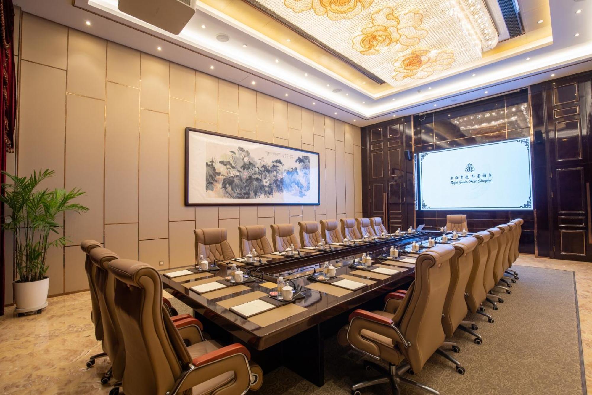 Royal Garden Hotel Shanghai-Free Shuttle To And From Disney & Pvg & Close Metro Line2 Easy To Sha New Expo Екстериор снимка
