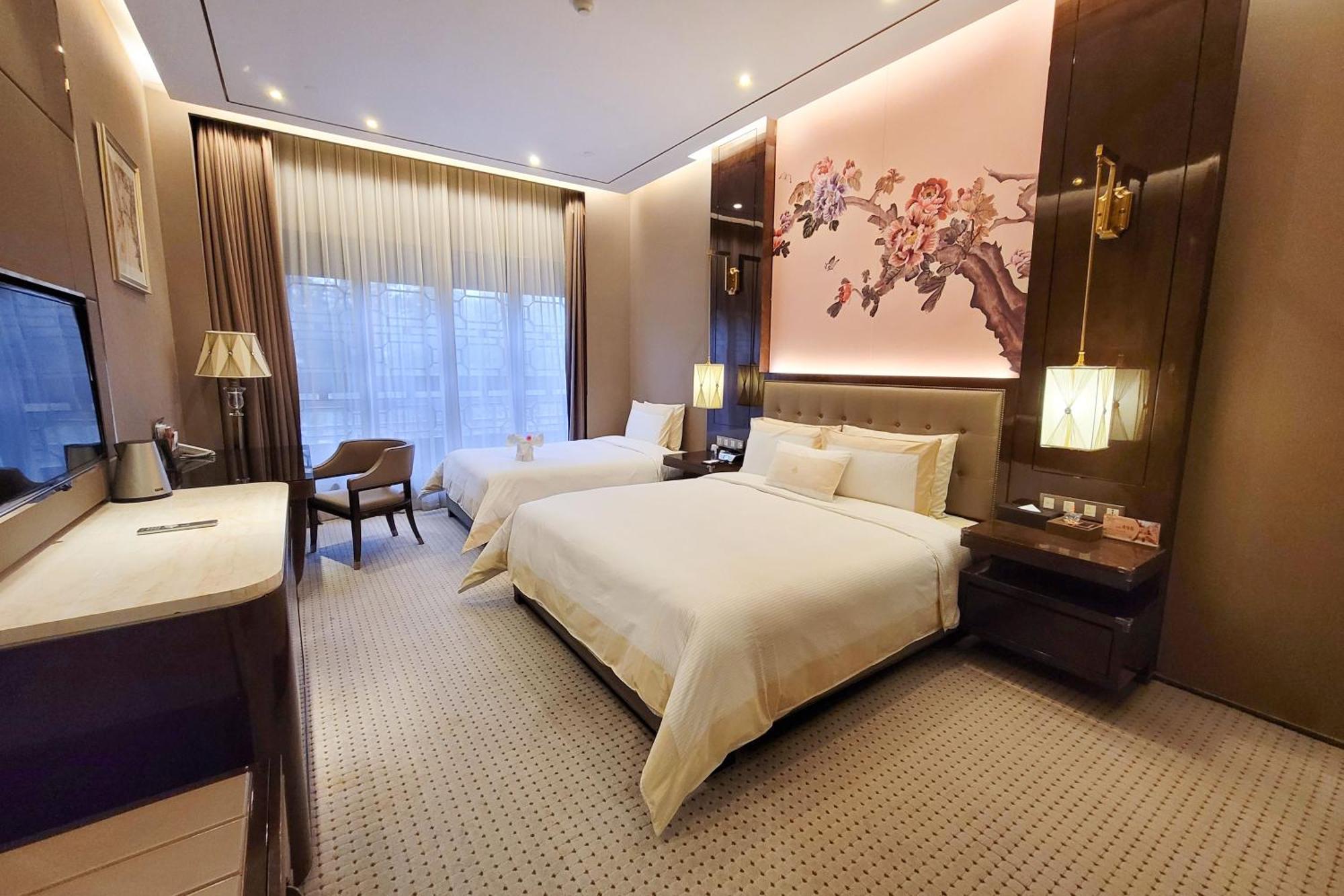 Royal Garden Hotel Shanghai-Free Shuttle To And From Disney & Pvg & Close Metro Line2 Easy To Sha New Expo Екстериор снимка