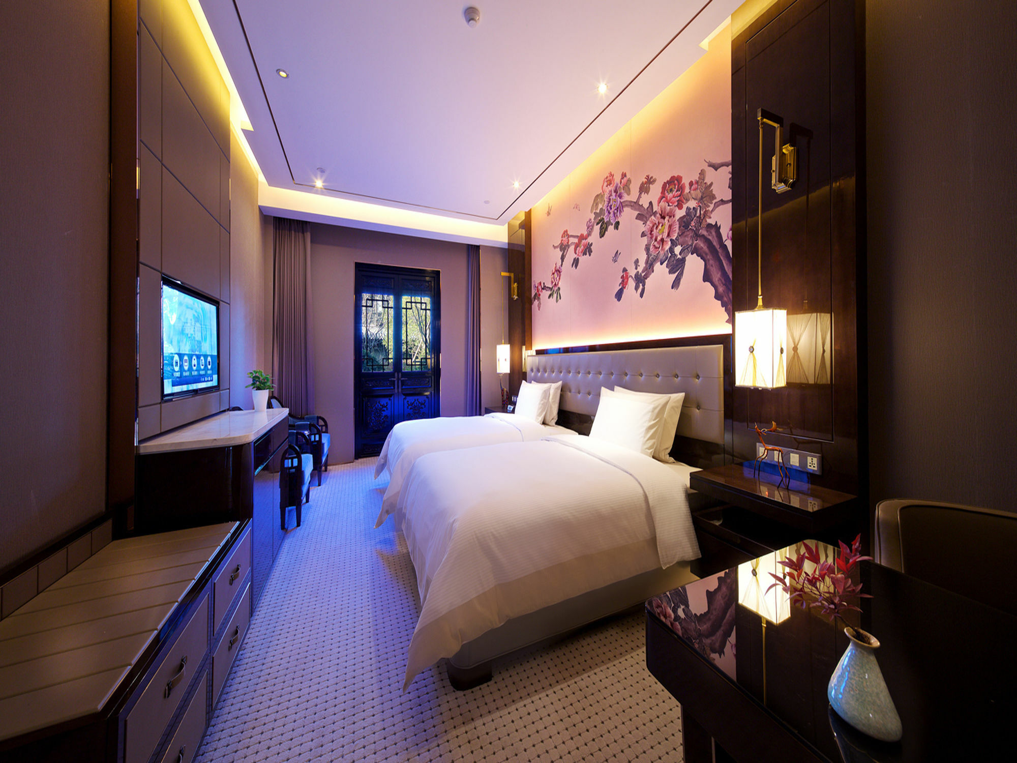 Royal Garden Hotel Shanghai-Free Shuttle To And From Disney & Pvg & Close Metro Line2 Easy To Sha New Expo Екстериор снимка
